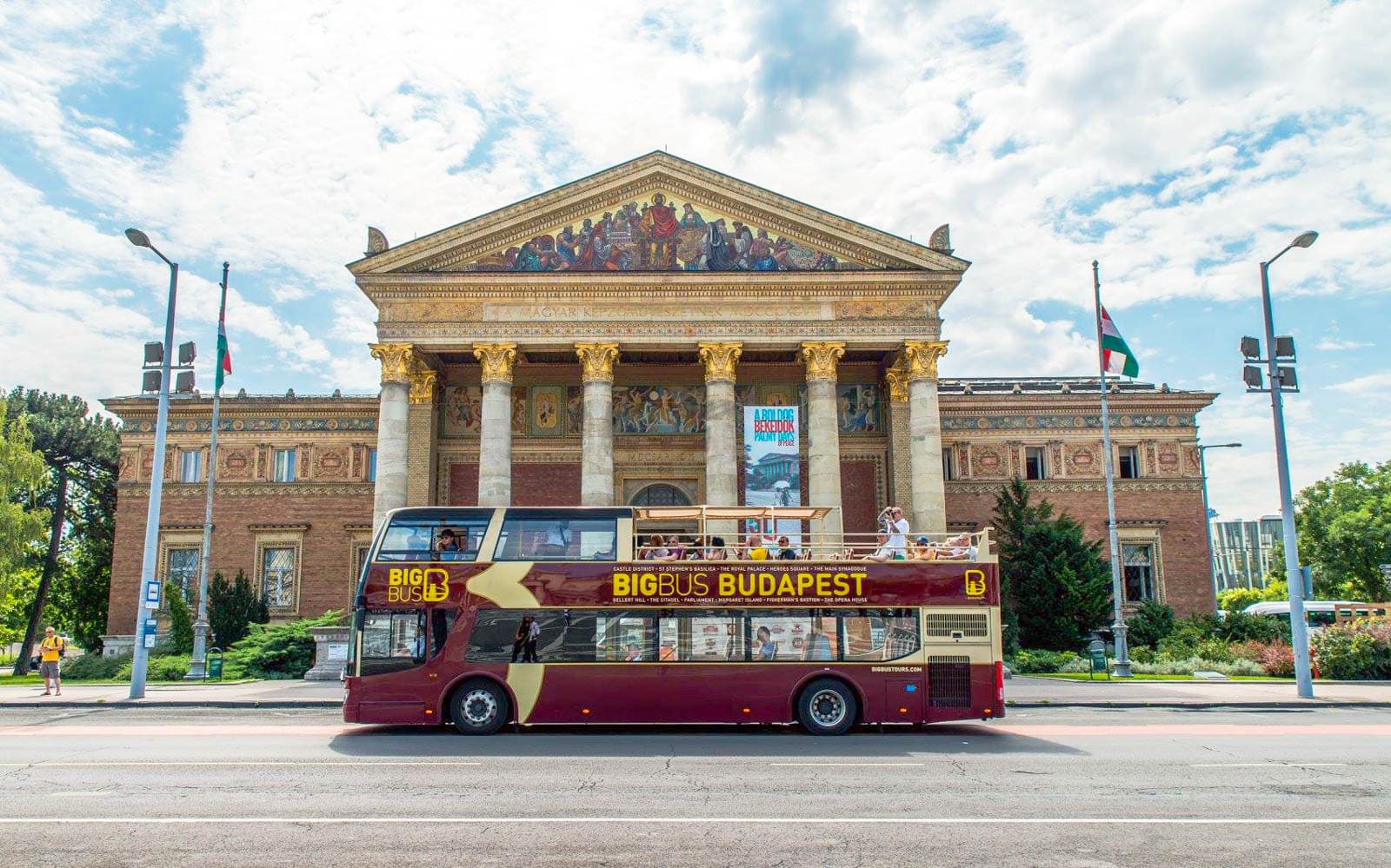 Big Bus: Budapest Hop-on Hop-off Bus Tour with Danube Cruise
