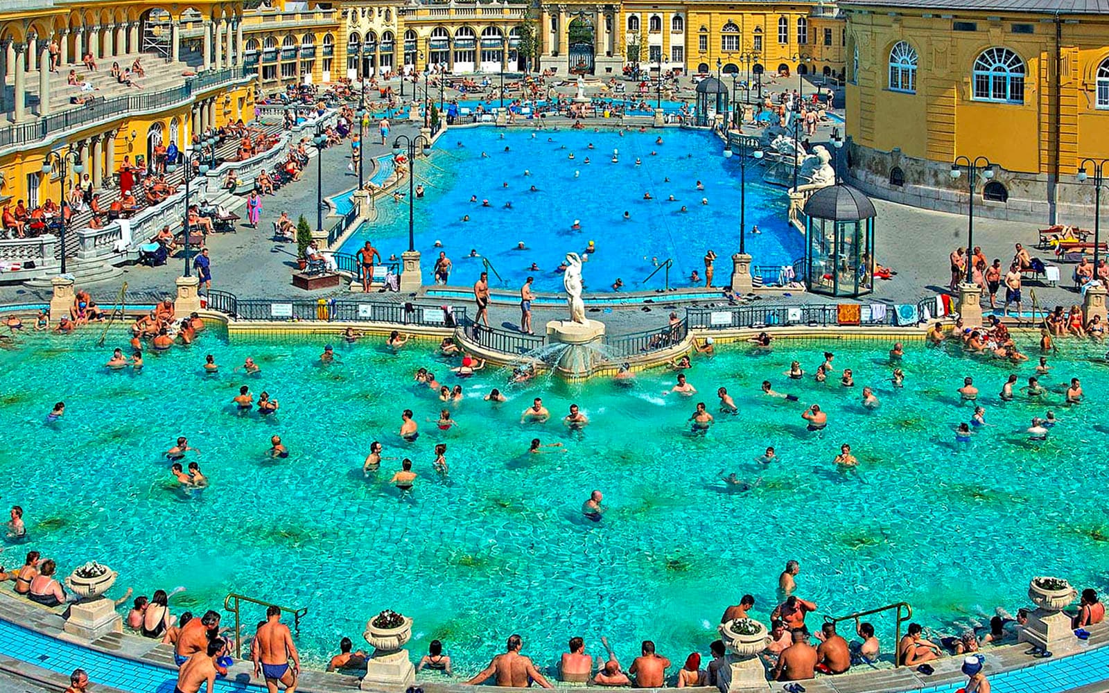 Széchenyi Spa: Entry Tickets with Locker or Private Cabin and Fast Track Option