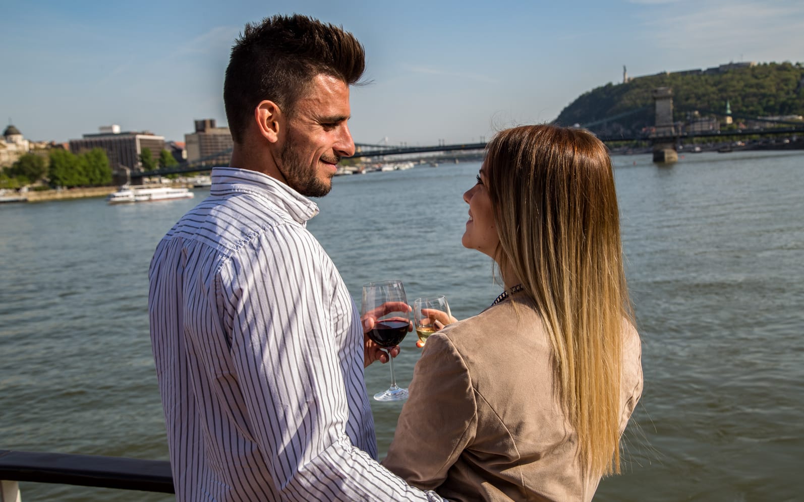 Budapest: Danube Sightseeing Cruise & Beverages tickets in Budapest - Highlights | TickYourList