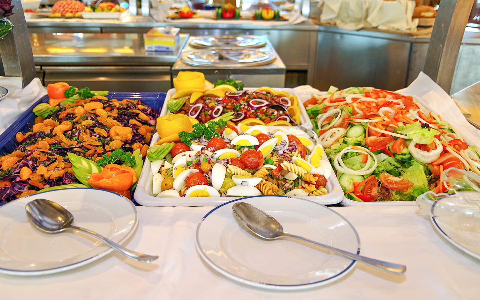 Budapest: Late Night Dinner Cruise & Live Music tickets in Budapest - Activities | TickYourList