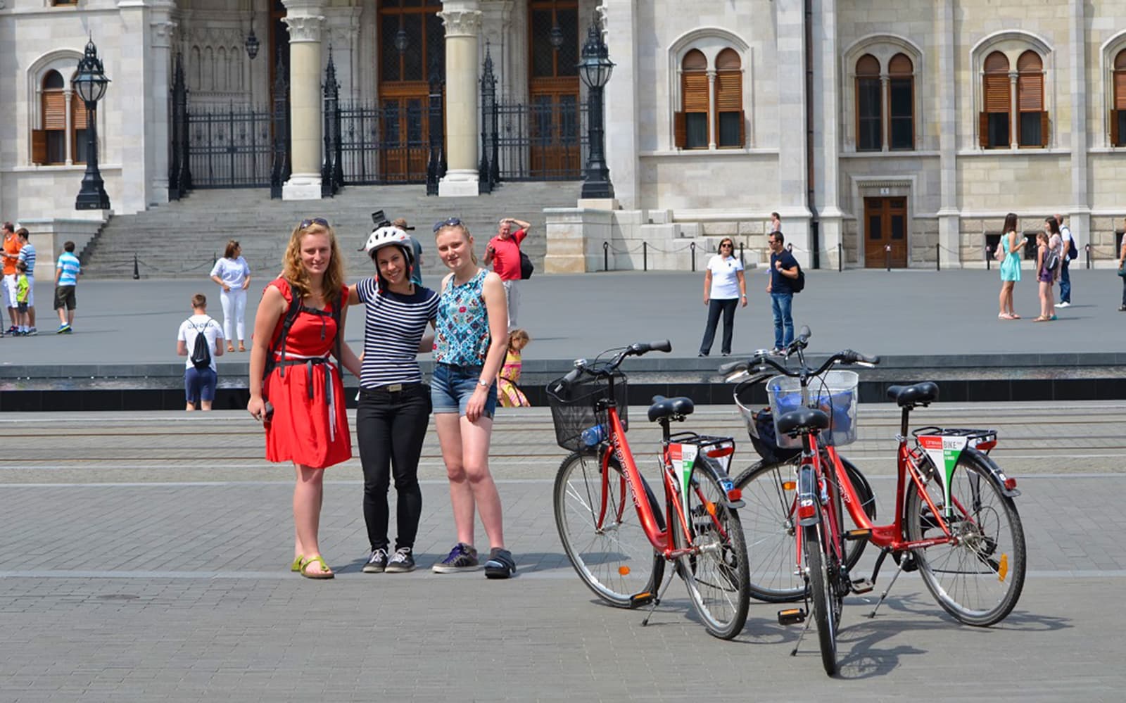 Budapest Small Group City Tour by Bike tickets in Budapest - Features | TickYourList