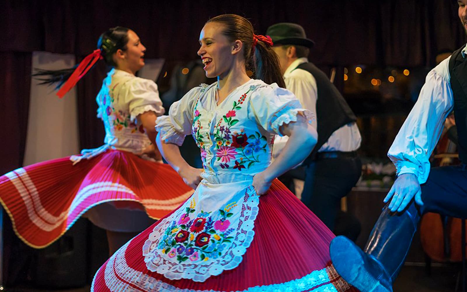 Budapest Dinner Cruise with Folklore Show