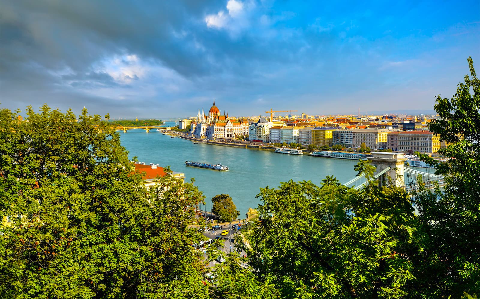 Budapest: Day/Evening Danube River Sightseeing Cruise with Welcome Drink tickets in Budapest - Attractions | TickYourList