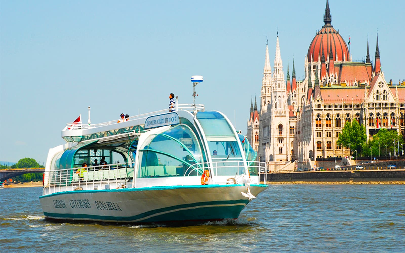Budapest: Day/Evening Danube River Sightseeing Cruise with Welcome Drink tickets in Budapest - Discover | TickYourList