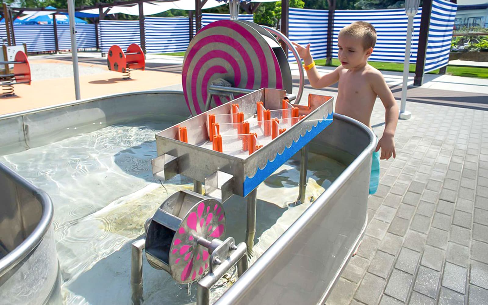 Palatinus Spa: Entry Ticket with Locker or Private Cabin in Budapest - Features | TickYourList