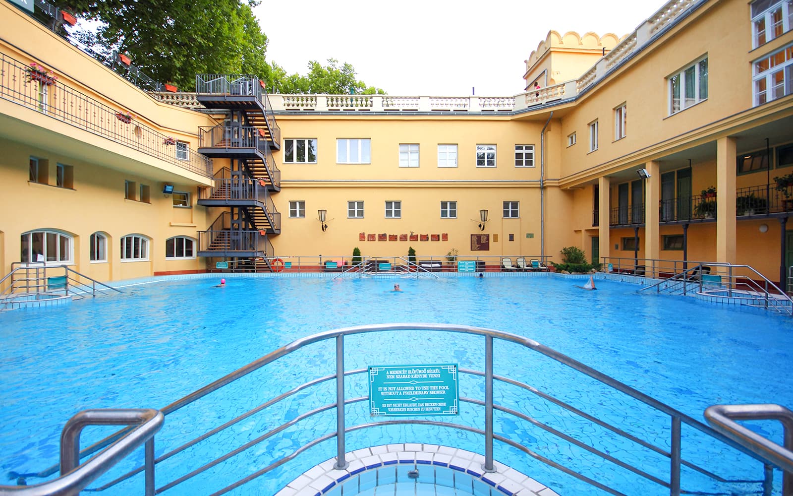 Lukacs Spa: Entry Tickets with Locker or Private Cabin
