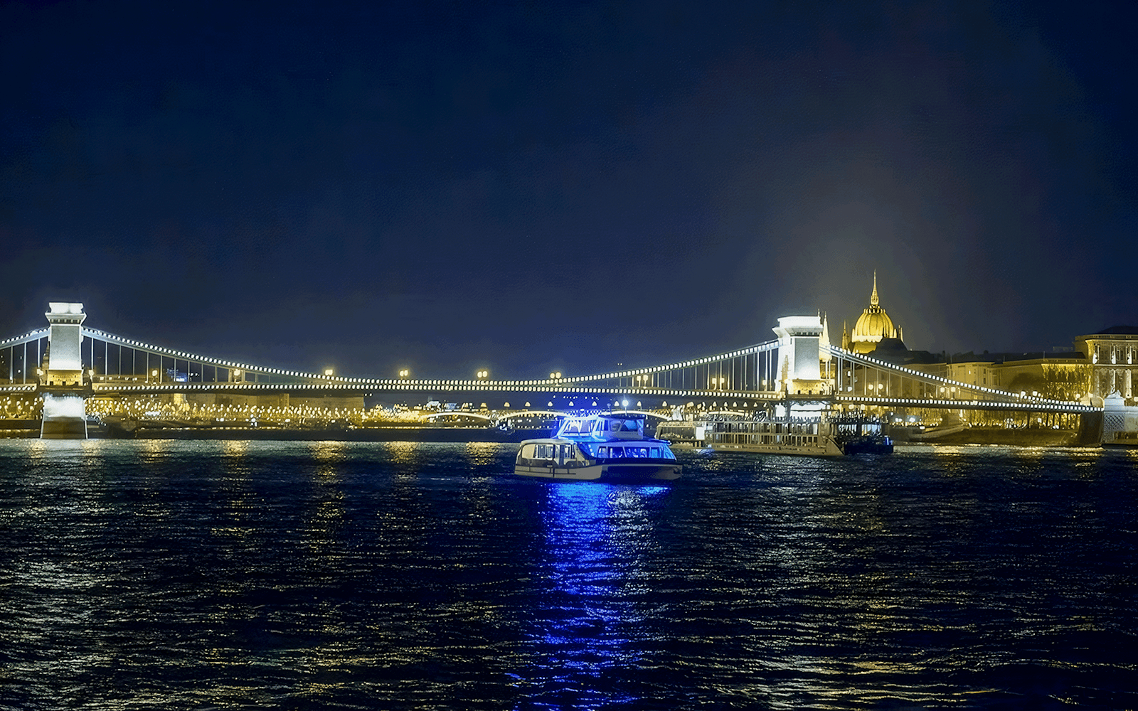 New Year’s Eve Gala Dinner Cruise with Piano Battle Show at Budapest