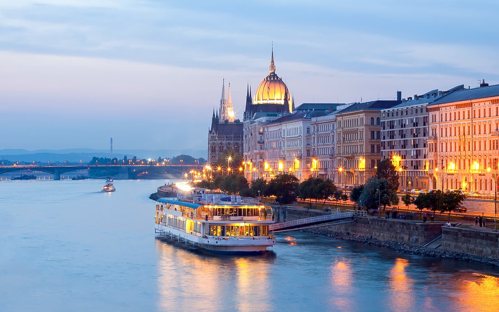 Budapest New Year's Eve Midnight Booze Cruise tickets in Budapest - Features | TickYourList