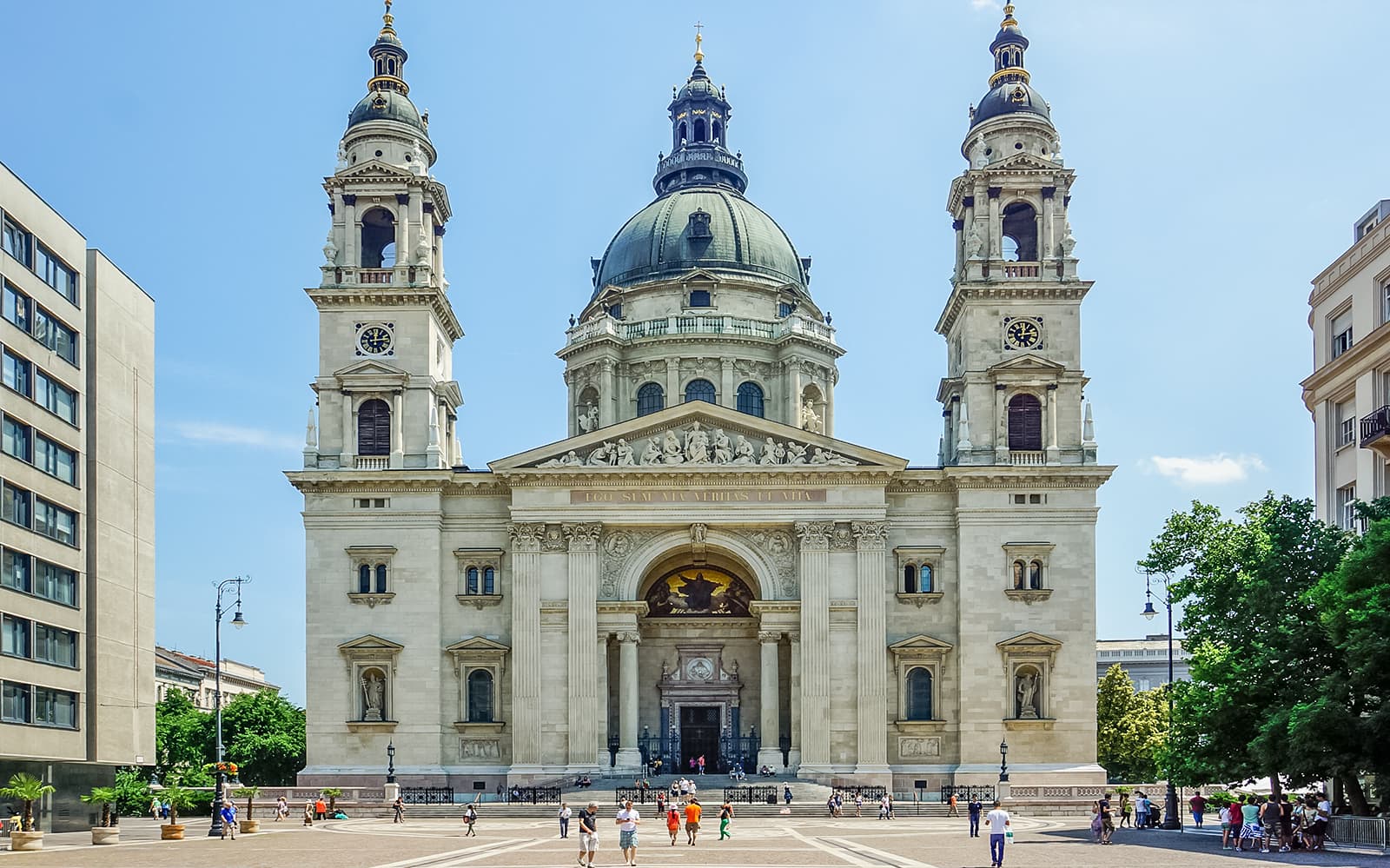 Budapest all in 1: 3-Hour Guided Bus Tour & 1-Hour Danube River Cruise