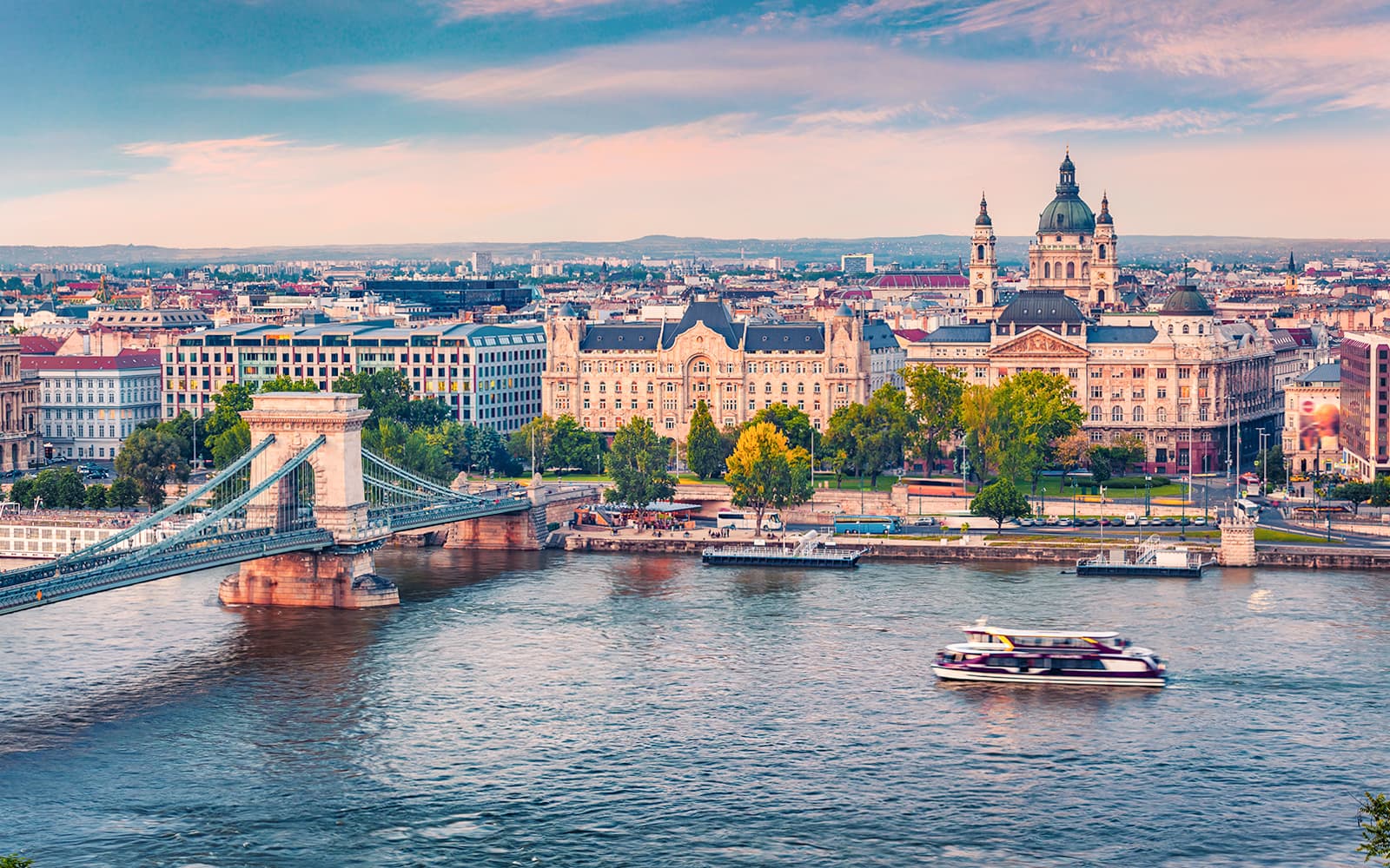 Budapest Dinner Cruise with Hungarian Dinner