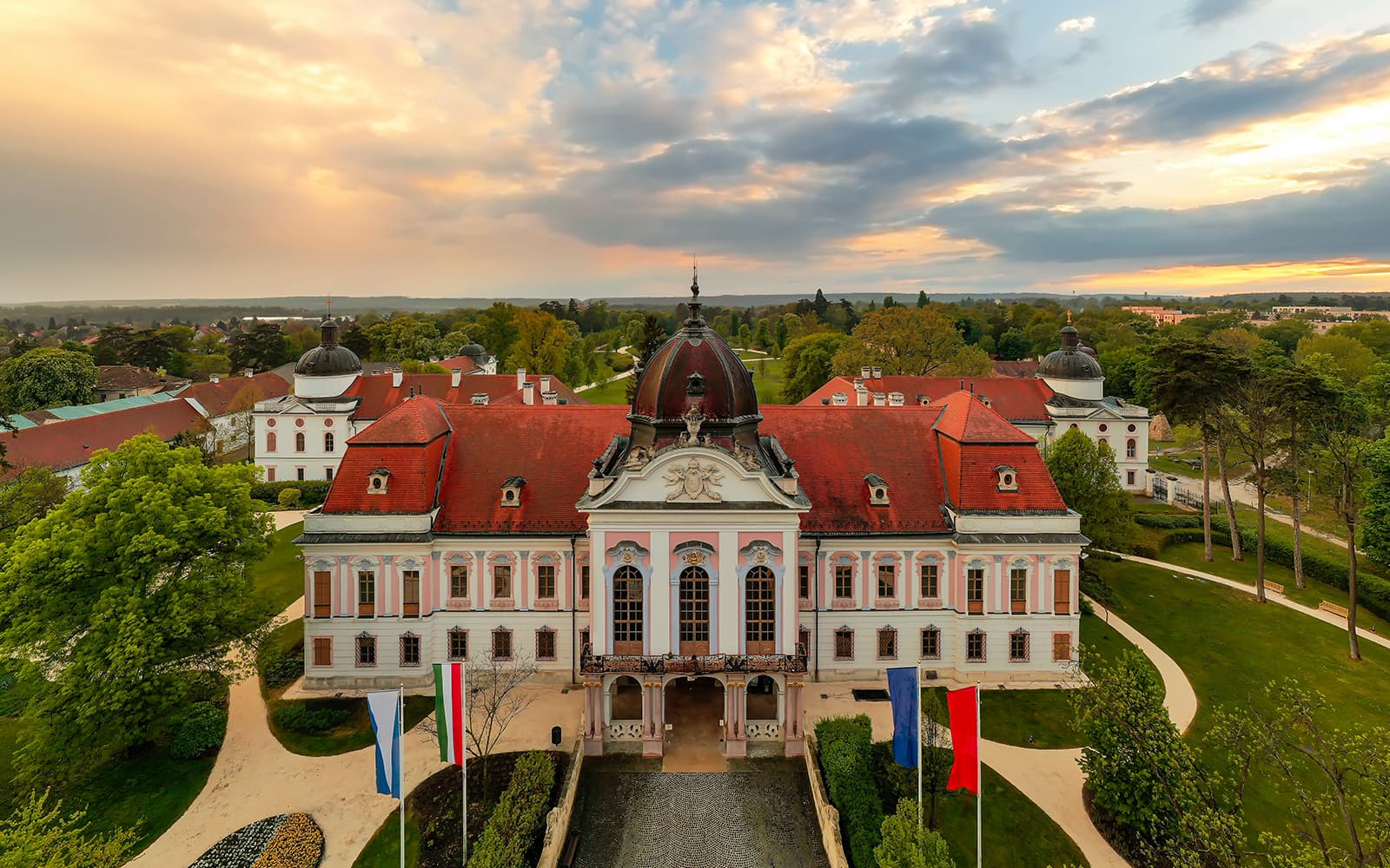 Guided Tour of Godollo Royal Palace from Budapest