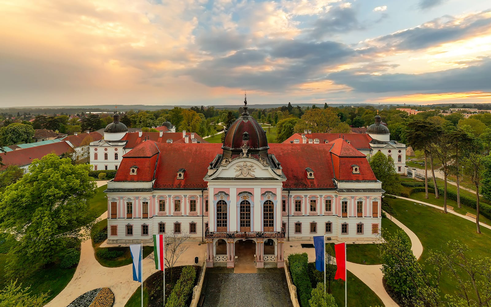 Guided Tour of Godollo Royal Palace from Budapest