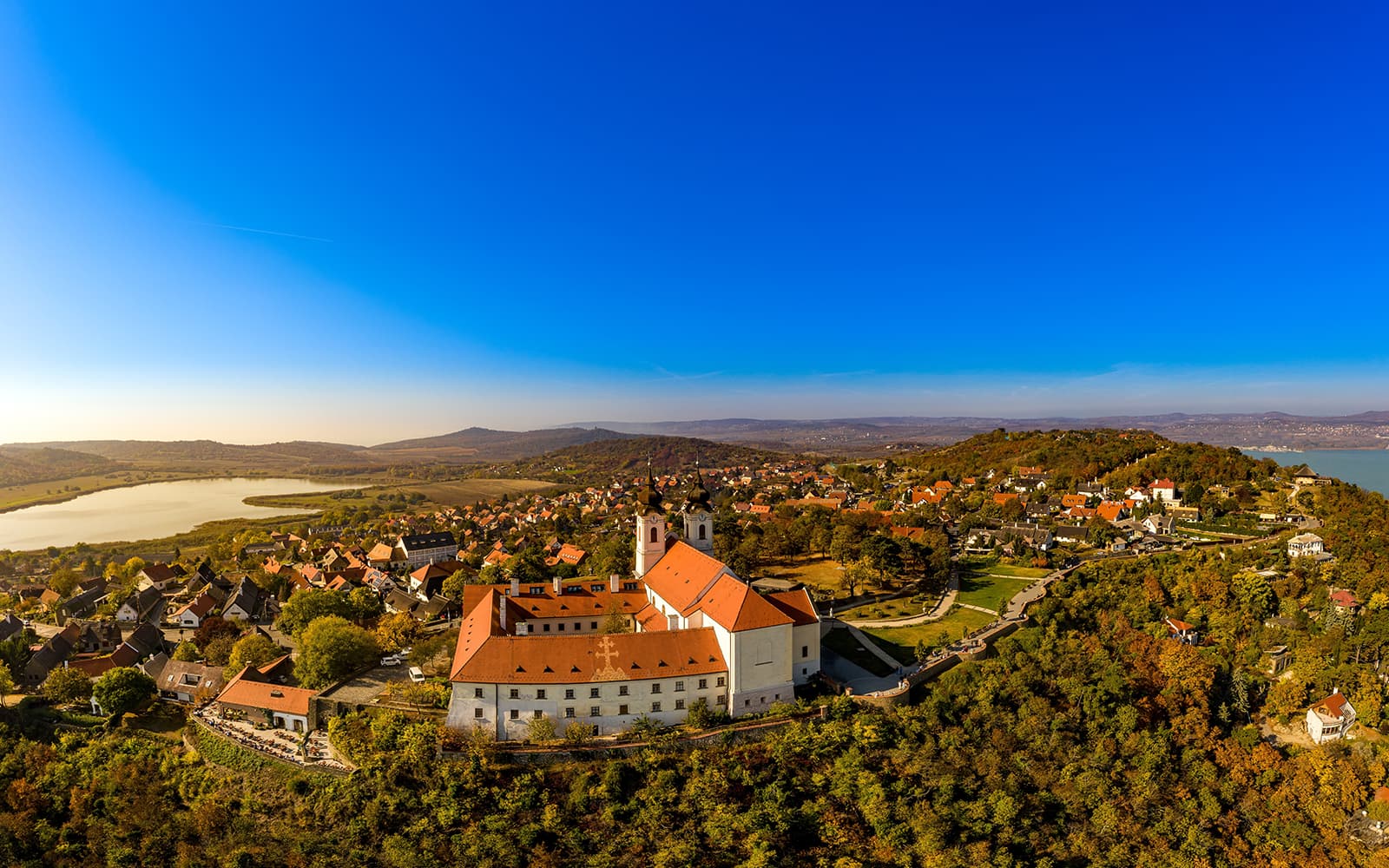 9-Hour Guided Tour of Lake Balaton & Tihany Peninsula with Cruise & Round-Trip Transfers tickets in Budapest - Highlights | TickYourList