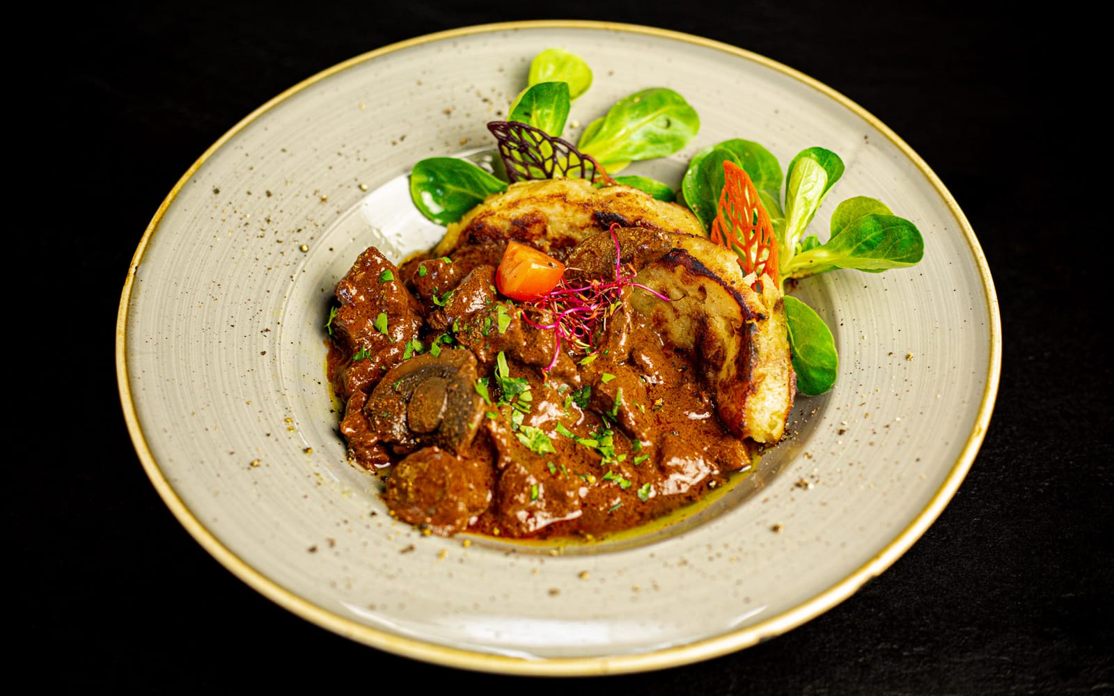 Budapest: Deluxe Fireworks Dinner Cruise with Parliament View tickets in Budapest - Highlights | TickYourList