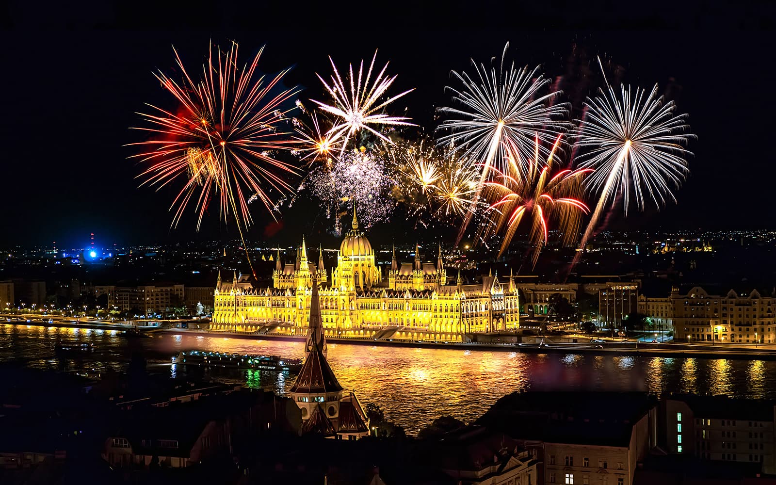 Budapest: St. Stephen’s Day Evening Cruise with Fireworks & Drinks