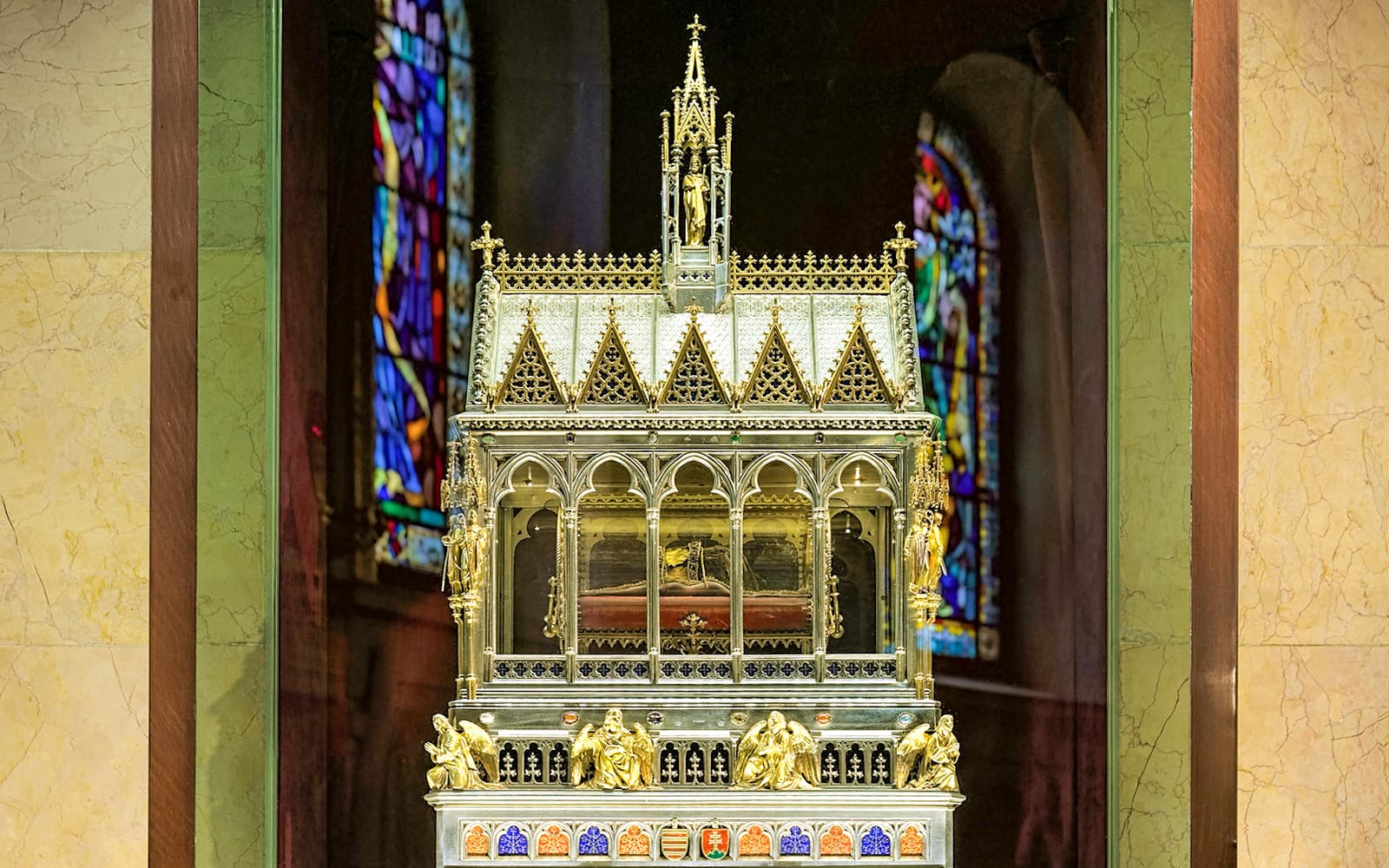 Budapest St. Stephen’s Basilica Tickets in Budapest - Features | TickYourList