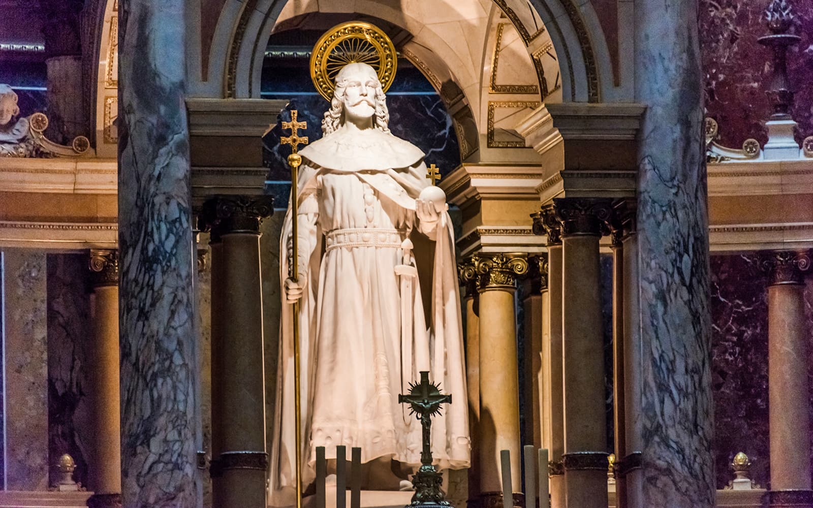 Budapest St. Stephen’s Basilica Guided Tour tickets in Budapest - Highlights | TickYourList