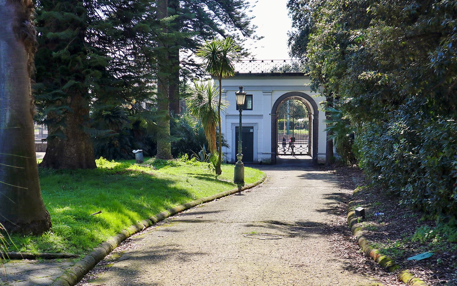 Combo (Save 5%): Royal Palace of Naples + Villa Pignatelli Skip-The-Line Tickets in Naples - Features | TickYourList