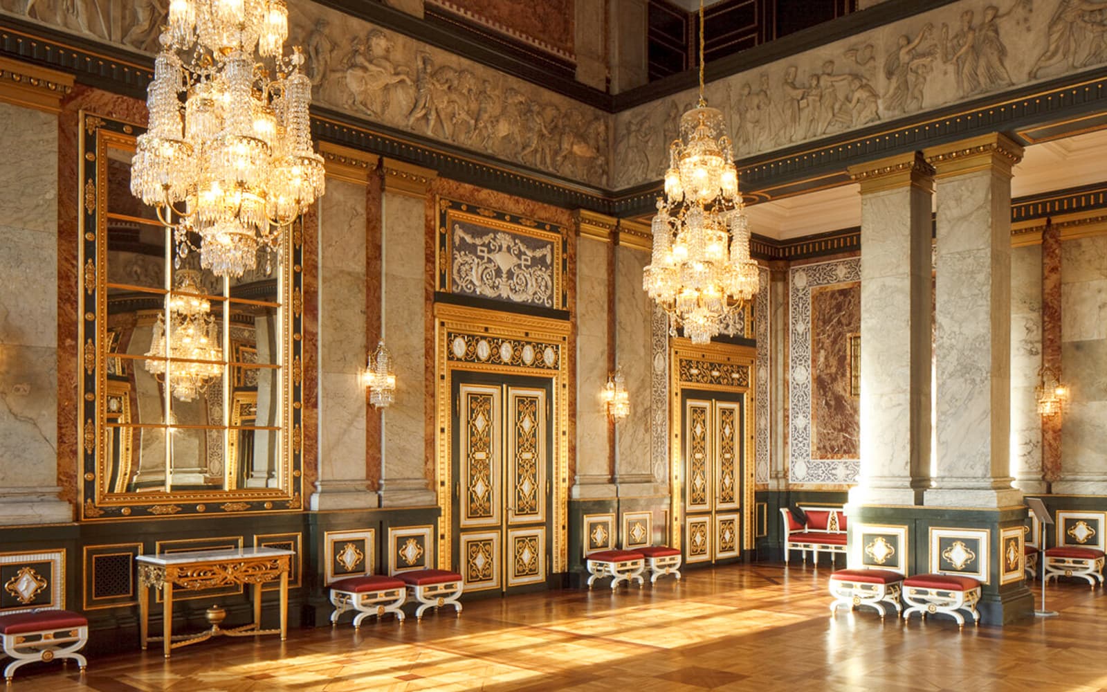 Copenhagen 24/48/72-Hour City Card: 40+ Attractions & Hop-on Hop-off Sightseeing Bus tickets in Copenhagen - Features | TickYourList