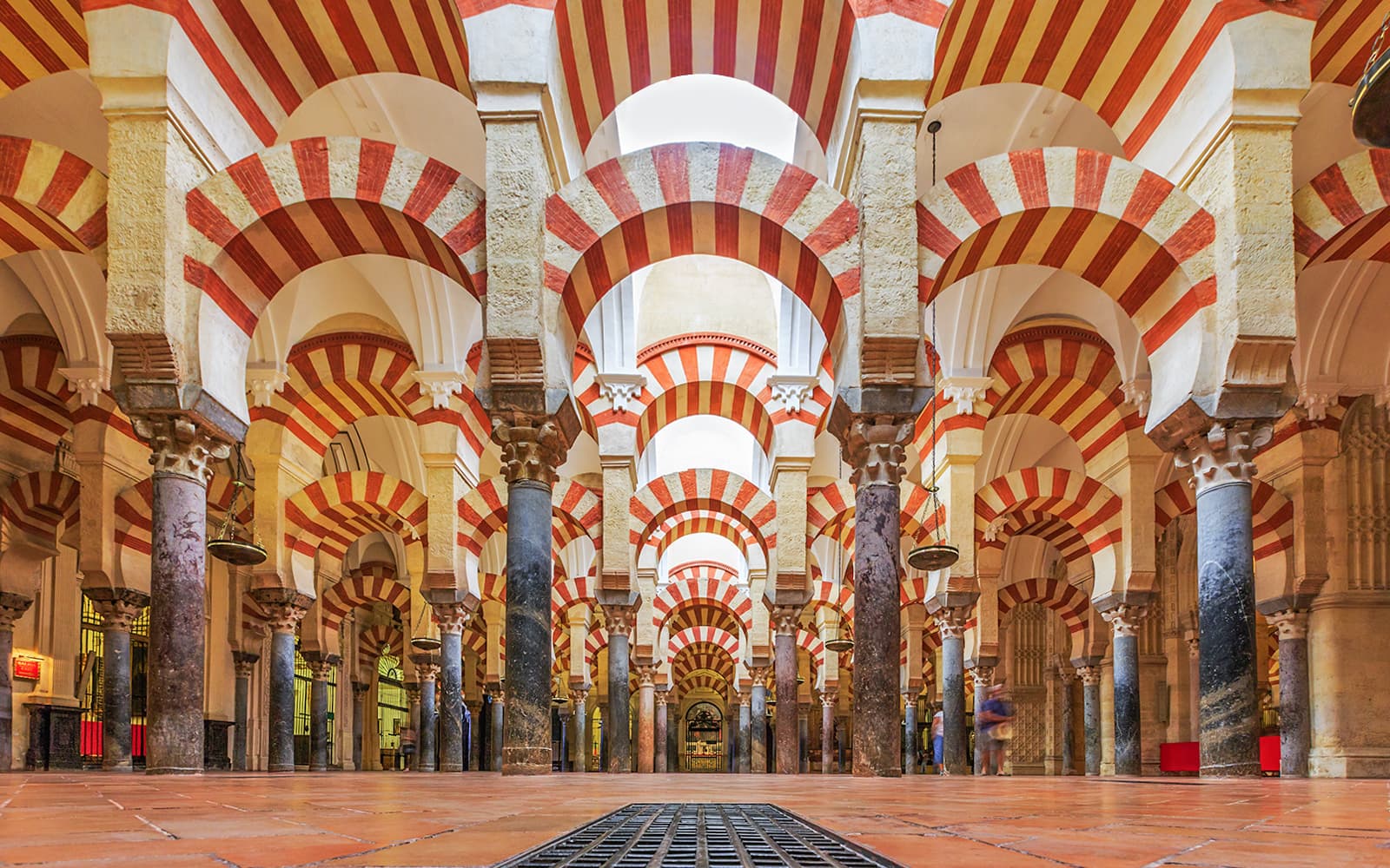 2.5-Hour Guided Tour of Córdoba Cathedral-Mosque & Alcázar