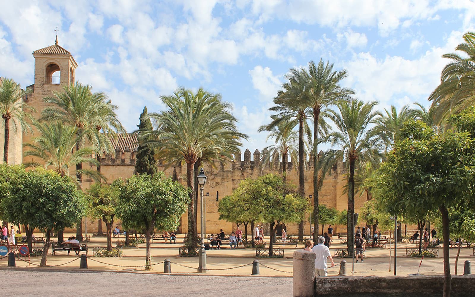 2.5-Hour Guided Tour of Córdoba Cathedral-Mosque & Alcázar tickets in Cordoba - Features | TickYourList
