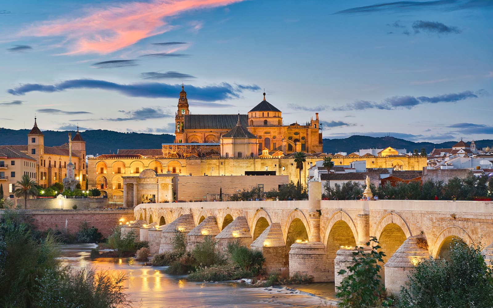 2-Hour Guided Night Walking Tour of Córdoba