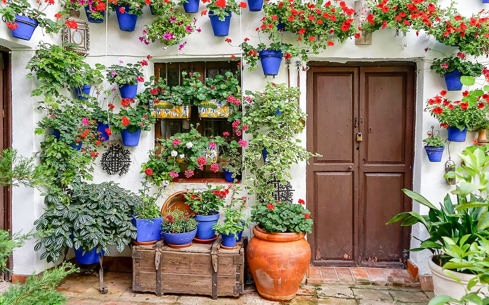 Popular Patios of Córdoba Guided Tour tickets in Cordoba - Features | TickYourList