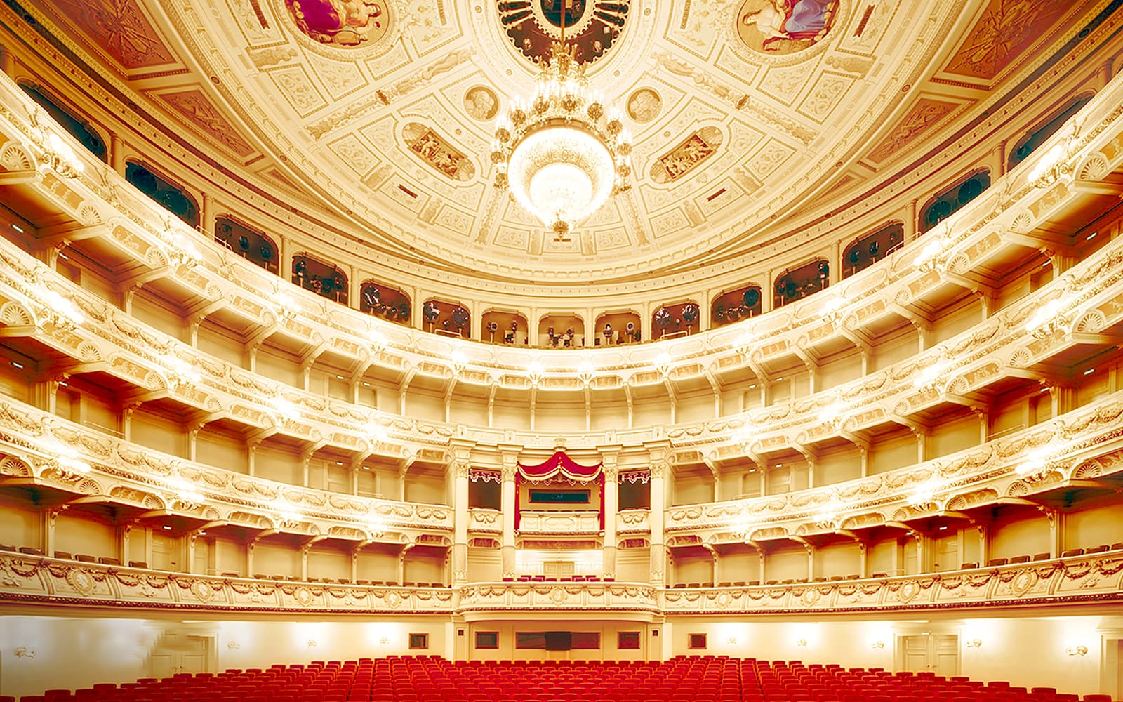 Semperoper Tickets & Old Town Guided Tour in Dresden - Highlights | TickYourList