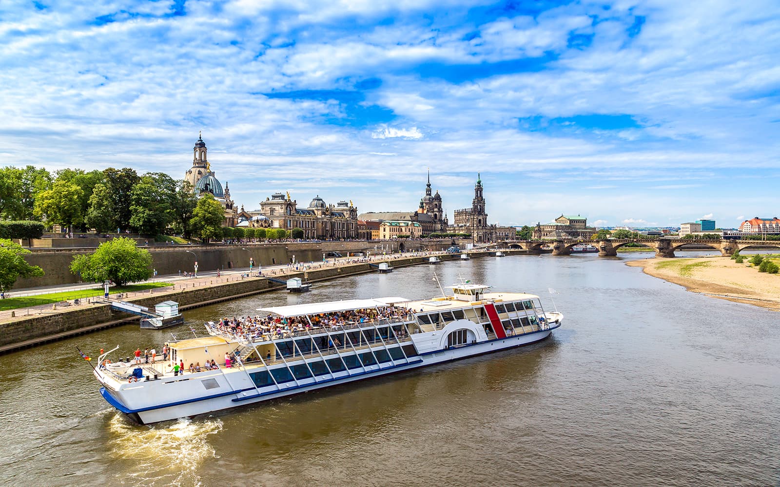 Combo (Save 5%): Elbe City Sightseeing Cruise + Night Watchman Guided Tour tickets in Dresden - Features | TickYourList