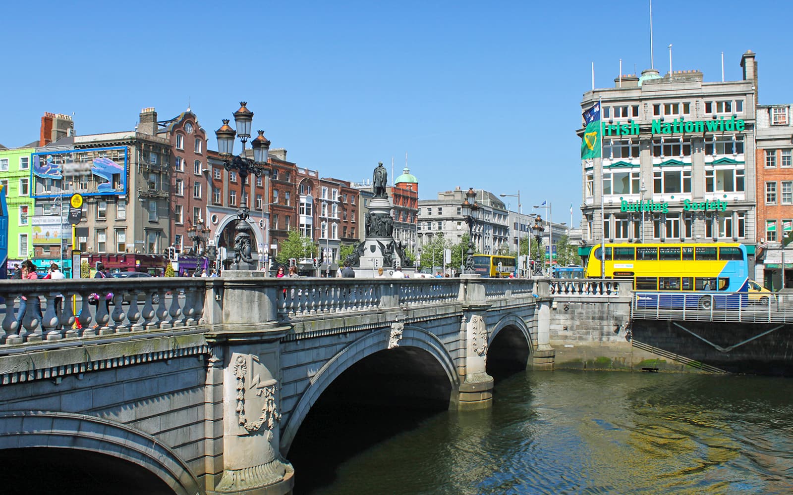 Aircoach One-Way Tickets: Dublin Airport to/from City Center in Dublin - Features | TickYourList