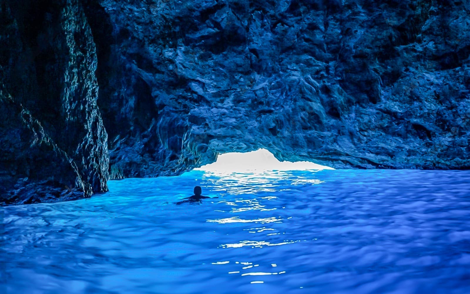 Dubrovnik: Blue Cave, Green Caves & Sunj Beach Cruise with Drinks