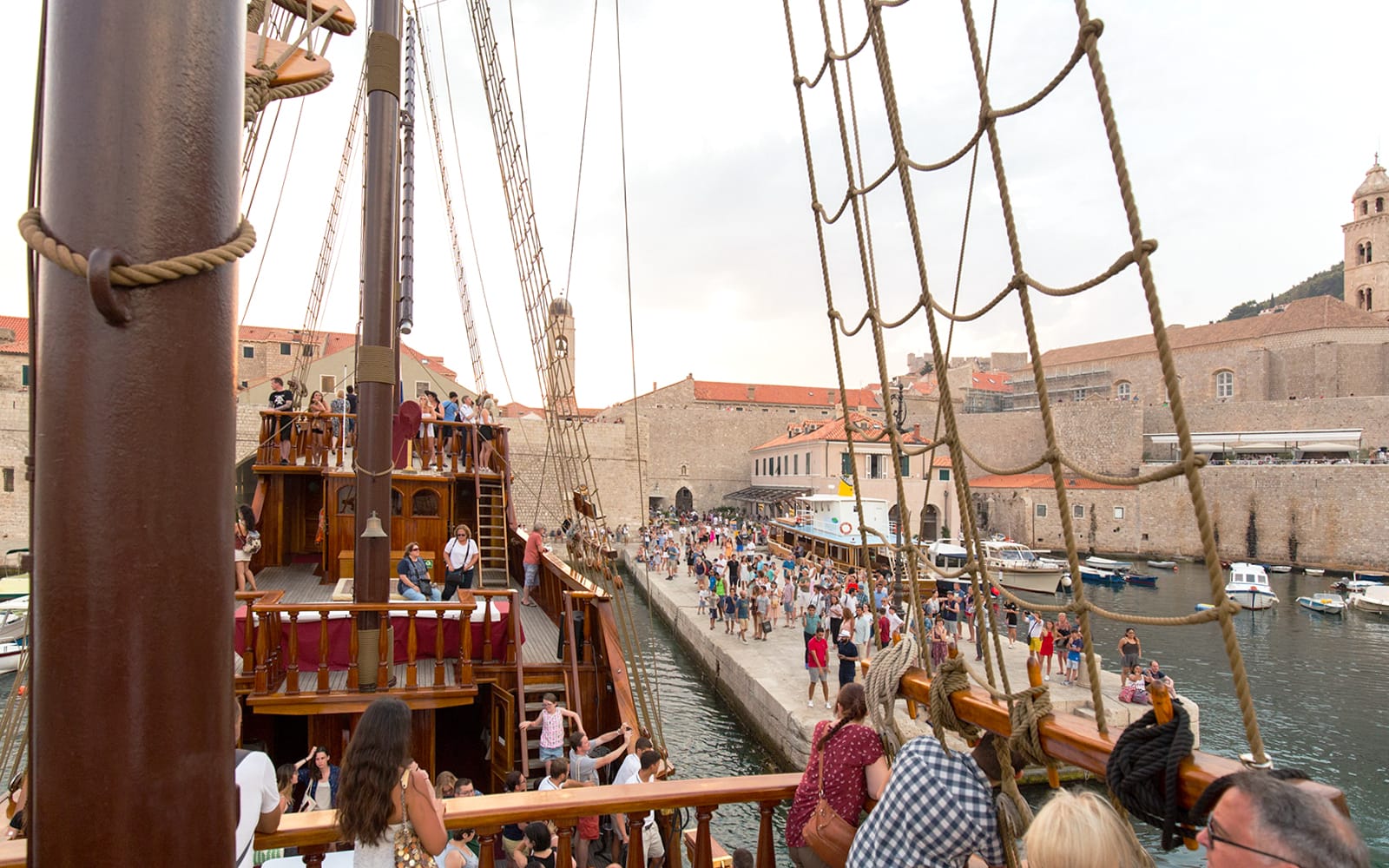 Dubrovnik: Game of Thrones Cruise with Cocktail & Old Town Walking Tour tickets in Dubrovnik - Features | TickYourList