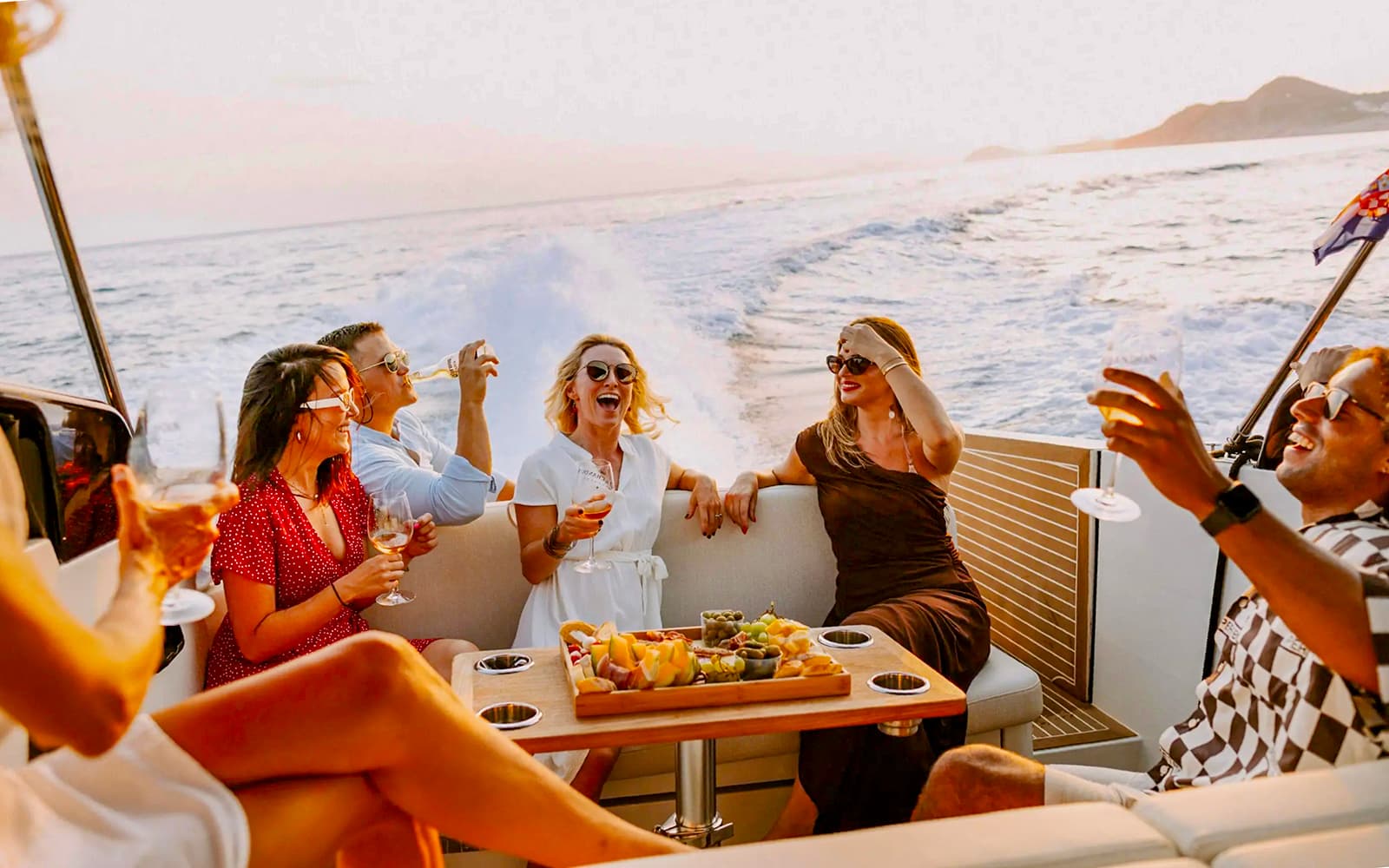 Dubrovnik: Private Sunset Cruise with Drinks