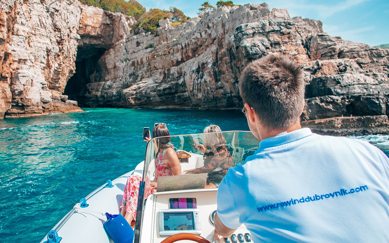 Dubrovnik: Private Boat Tour to Blue Cave & Elaphiti Islands with Unlimited Drinks