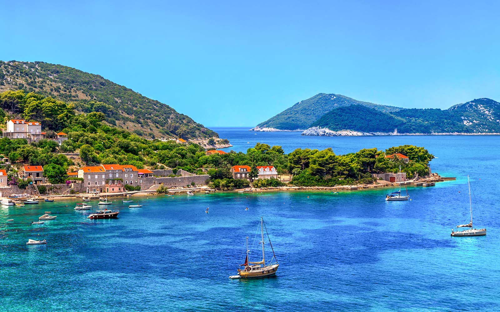 Dubrovnik: Elaphite Islands Cruise with Lunch & Drinks