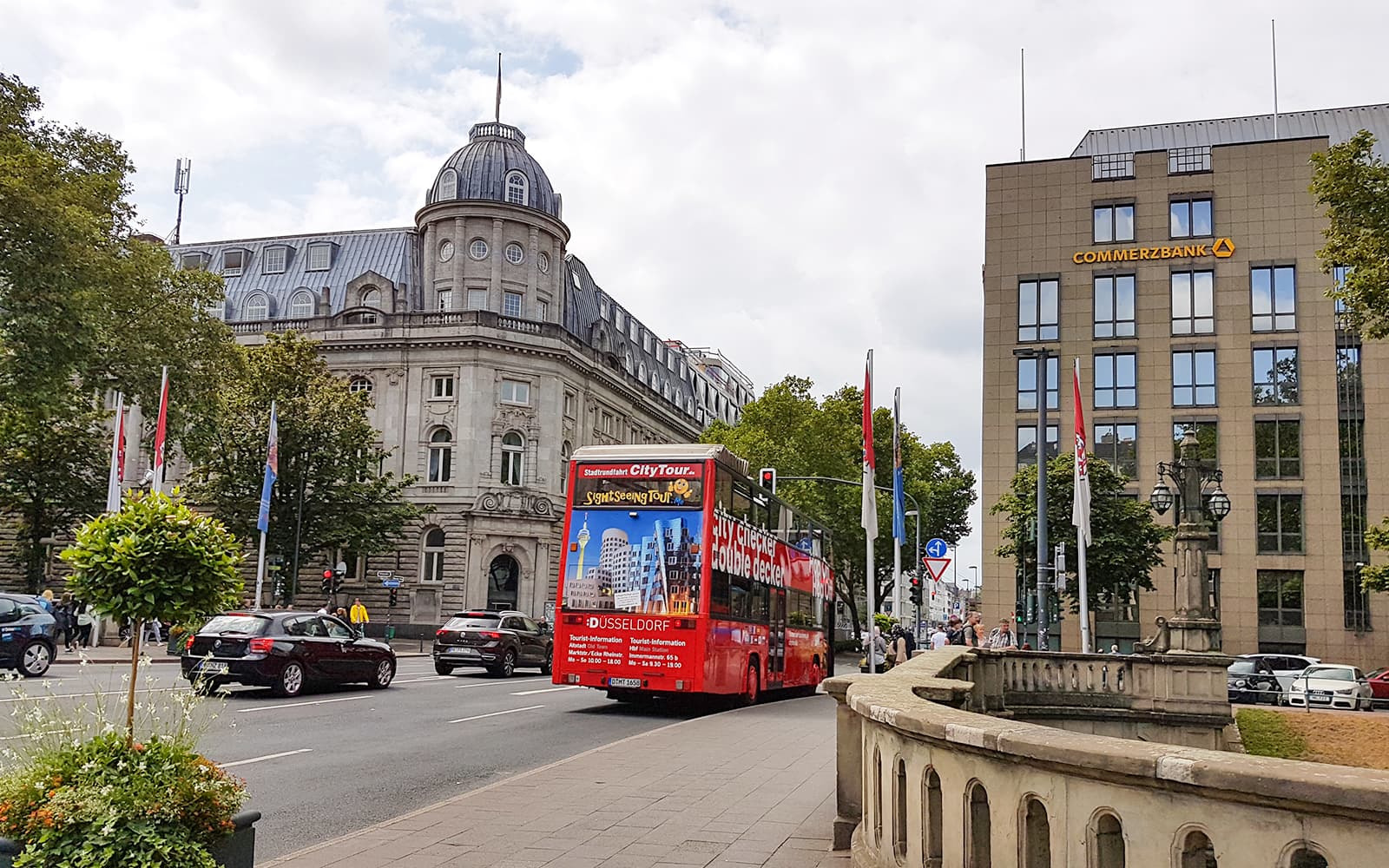 CityTour: Dusseldorf Hop-on Hop-off Bus Tour tickets in Dusseldorf - Features | TickYourList