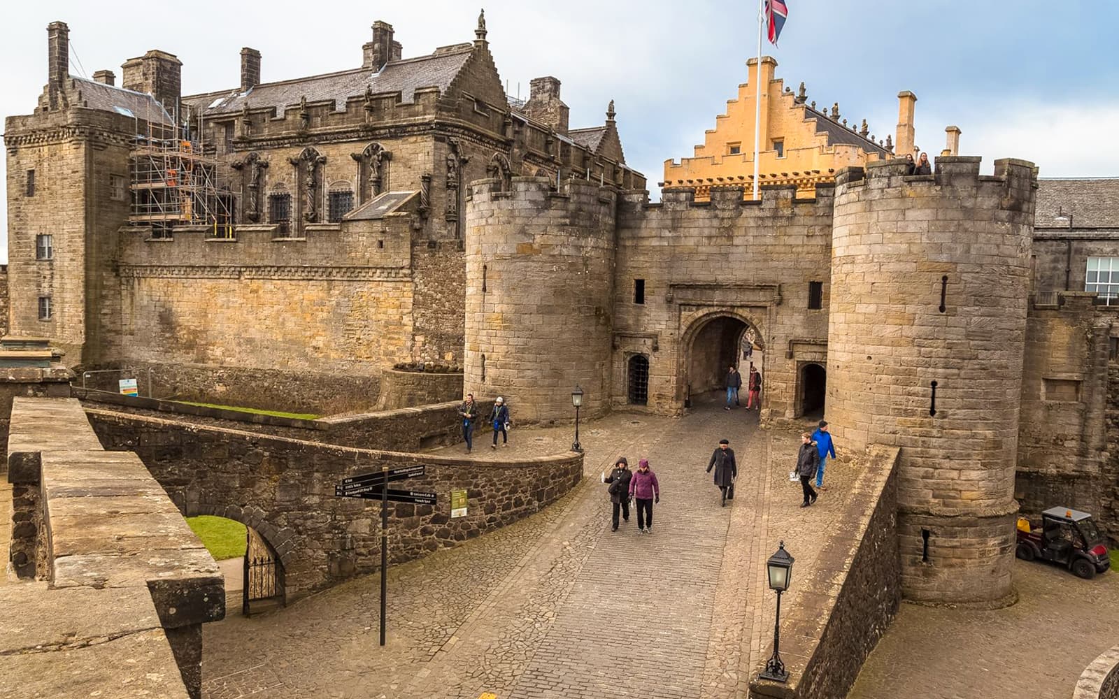 Day Tour of Loch Lomond, Stirling Castle & The Kelpies from Edinburgh tickets in Edinburgh - Features | TickYourList