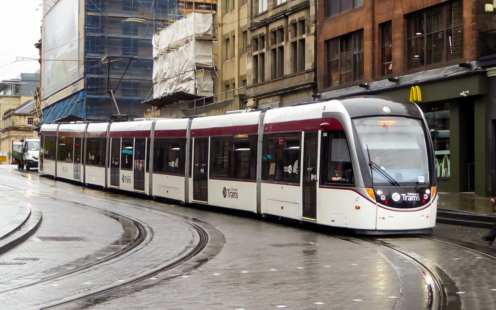 Edinburgh Trams Round-Trip Tickets: Edinburgh Airport to/from City in Edinburgh - Highlights | TickYourList