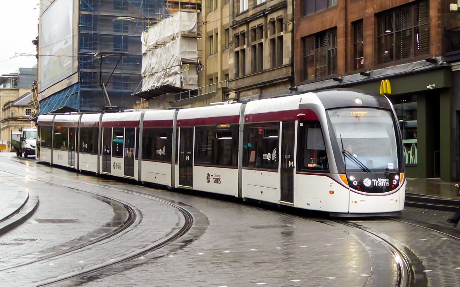 Edinburgh Trams Round-Trip Tickets: Edinburgh Airport to/from City in Edinburgh - Highlights | TickYourList