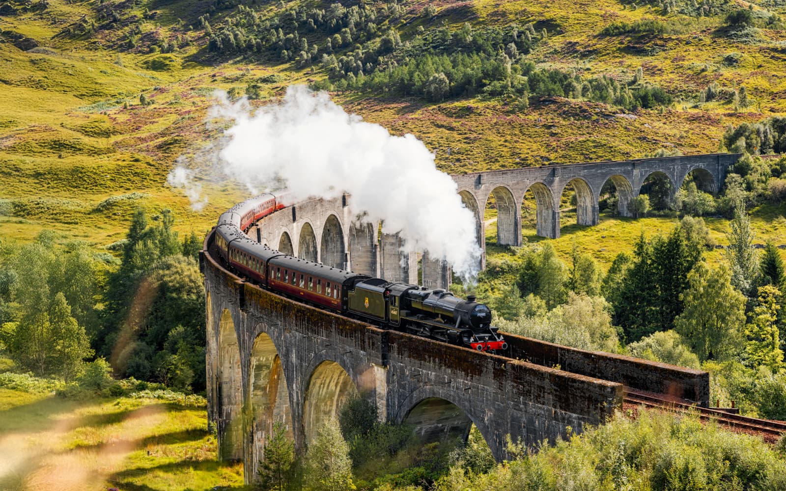 From Edinburgh: Glenfinnan, Glencoe & Fort William Day Trip