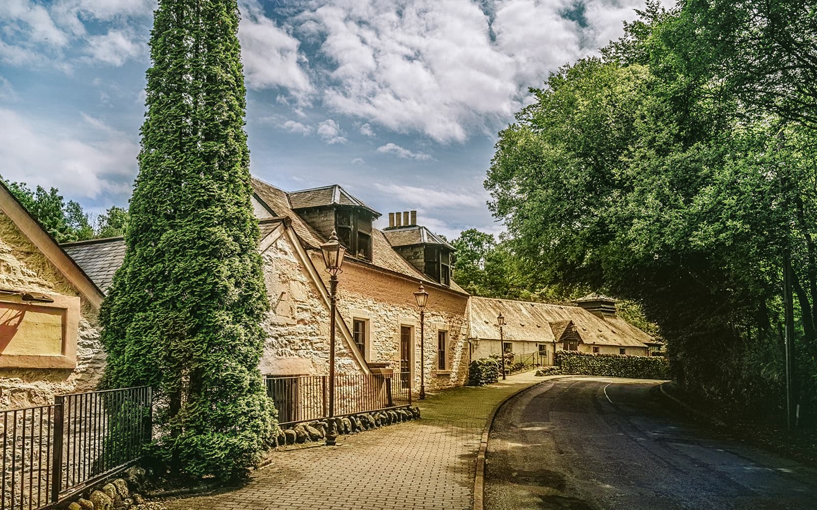 The Ultimate Whisky Experience Day Tour from Edinburgh tickets in Edinburgh - Features | TickYourList