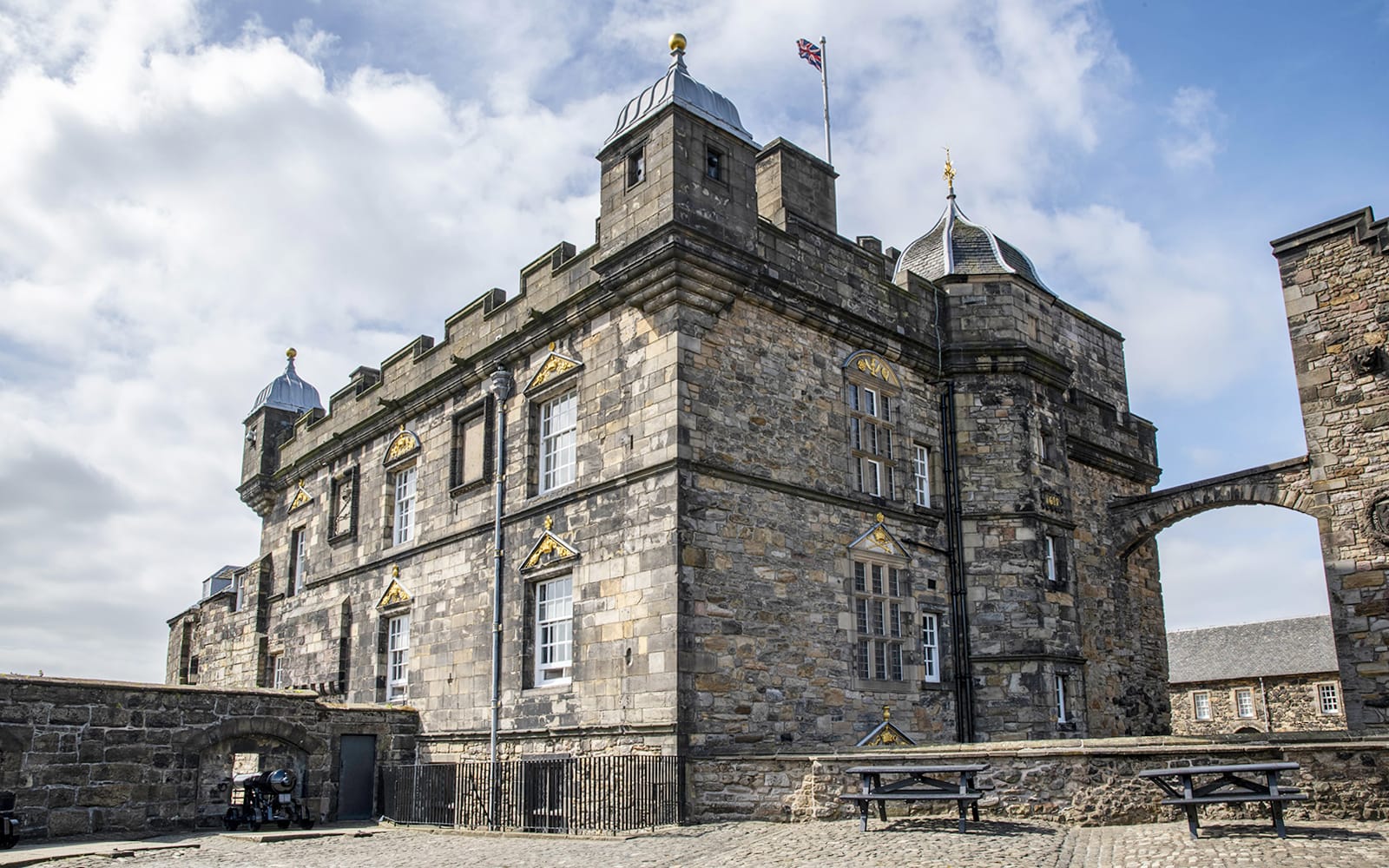 Edinburgh Castle Guided Walking Tour with Fast-Track Entry tickets in Edinburgh - Attractions | TickYourList