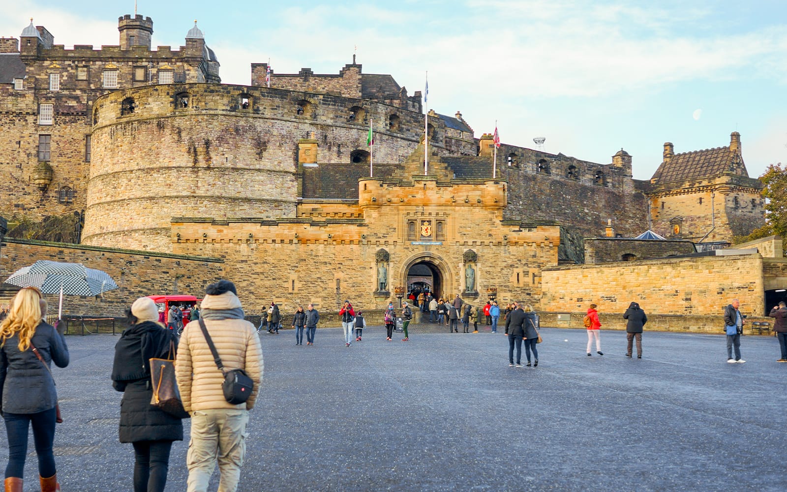 Edinburgh Castle Guided Walking Tour with Fast-Track Entry tickets in Edinburgh - Highlights | TickYourList