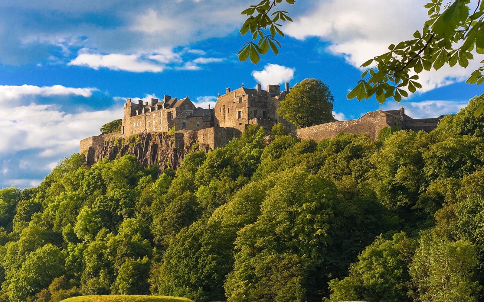 From Edinburgh: Loch Lomond, Stirling Castle & Kelpies Day Trip tickets in Edinburgh - Highlights | TickYourList