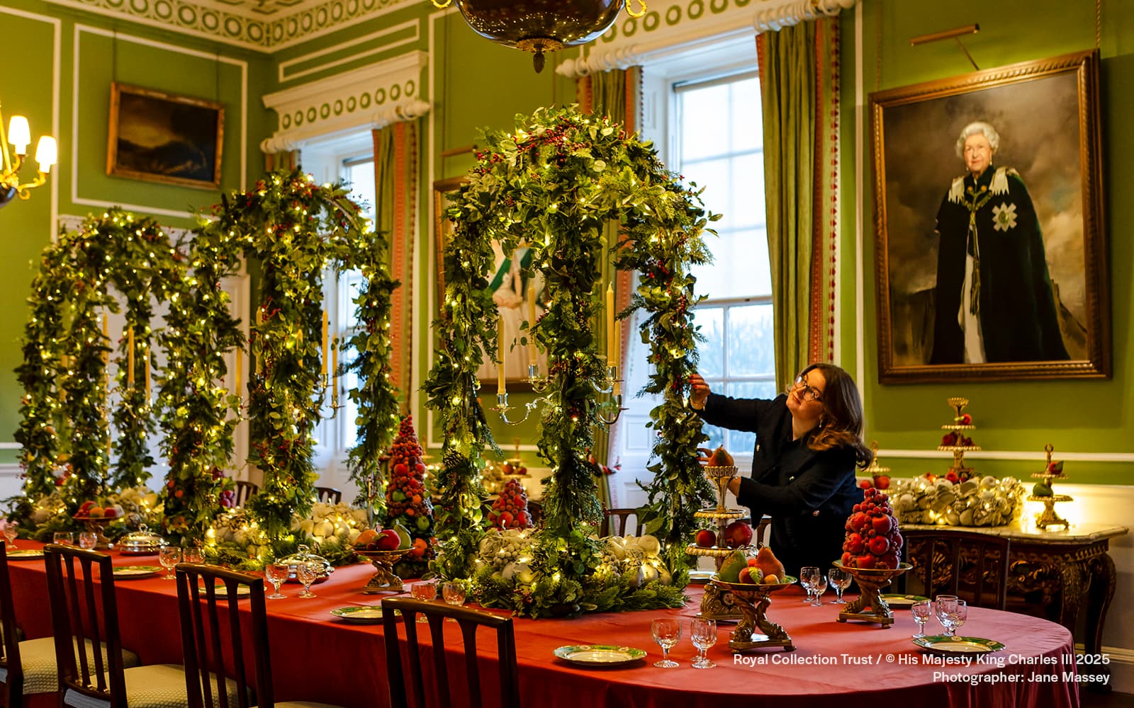 Palace of Holyroodhouse Exclusive Guided Tour tickets in Edinburgh - Attractions | TickYourList