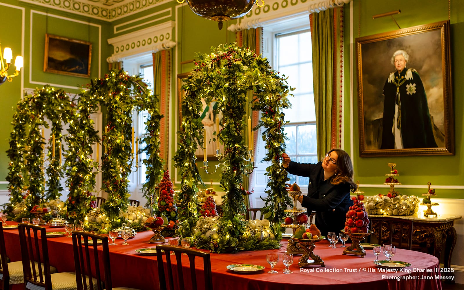Palace of Holyroodhouse Exclusive Guided Tour tickets in Edinburgh - Attractions | TickYourList
