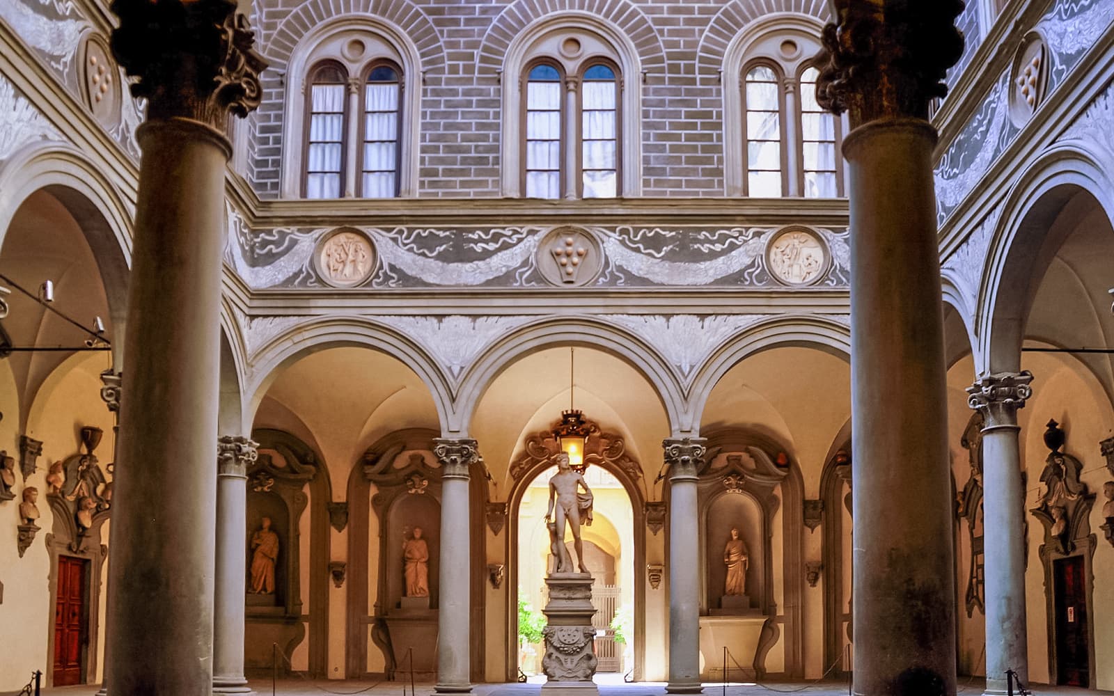 Medici Chapels and San Lorenzo Square Private Tour tickets in Florence - Features | TickYourList