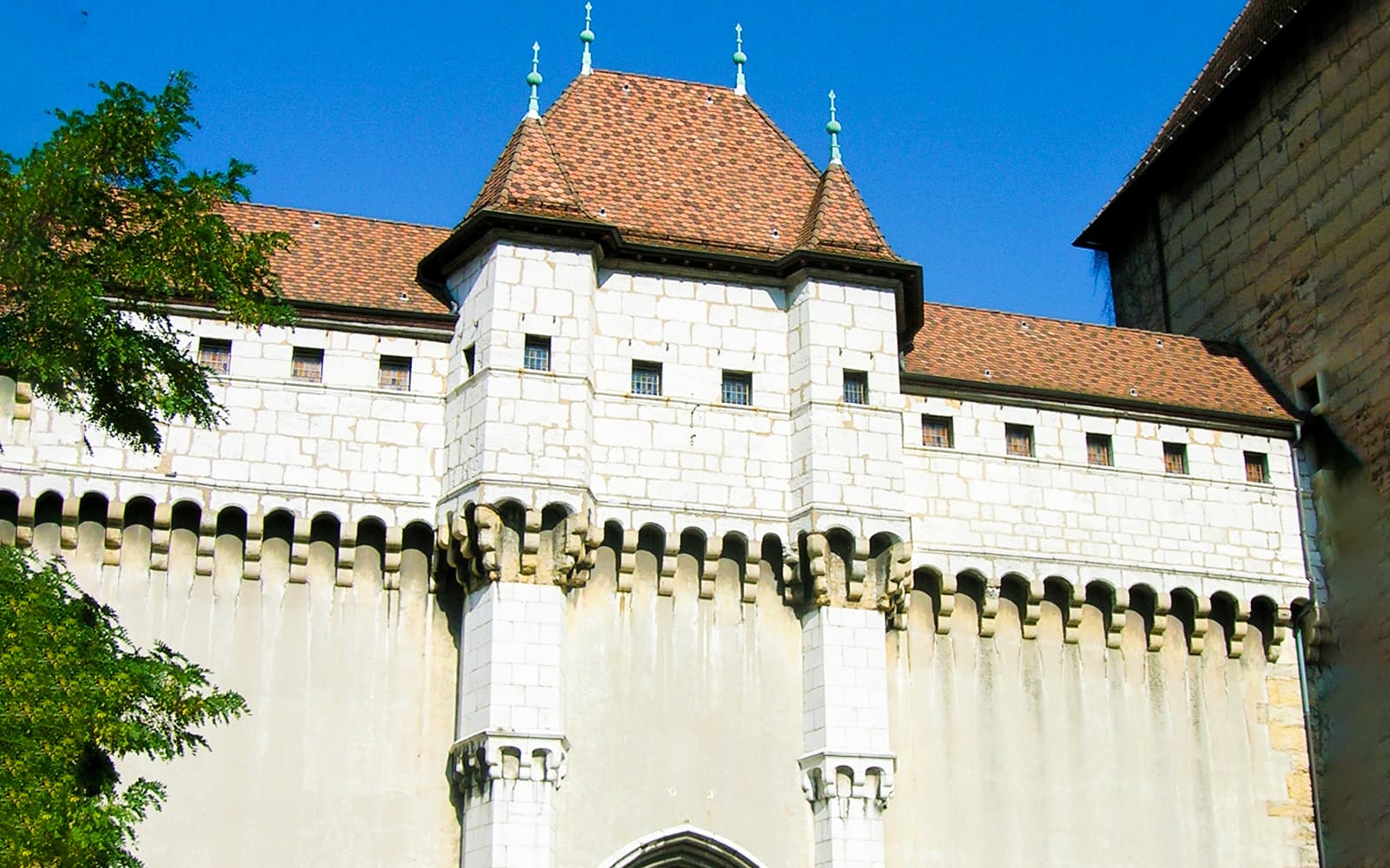 Guided Walking Tour of Annecy from Geneva tickets in Geneva - Features | TickYourList