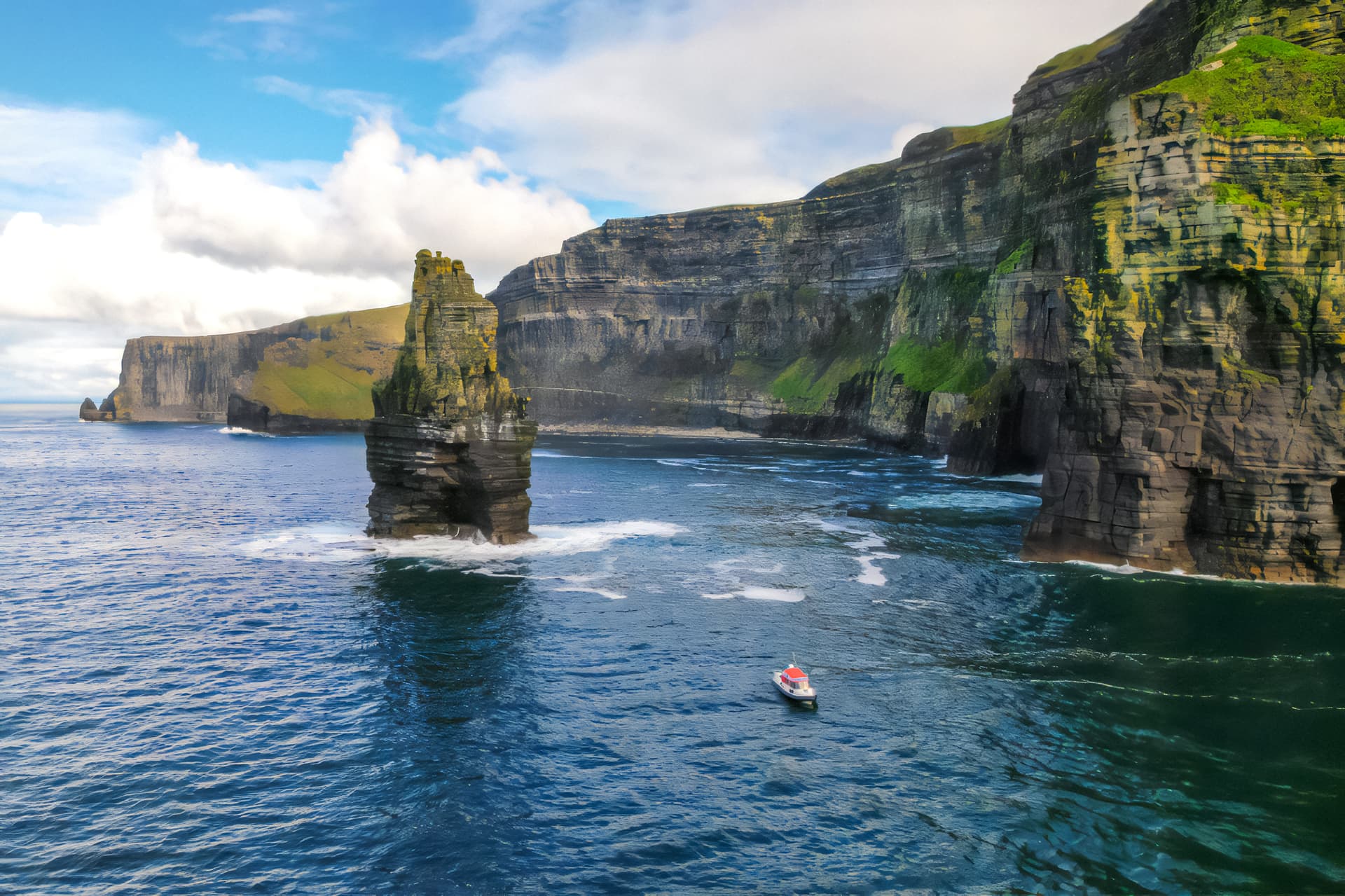From Dublin: Cliffs of Moher & Aillwee Cave Full-Day Tour with Boat Ride