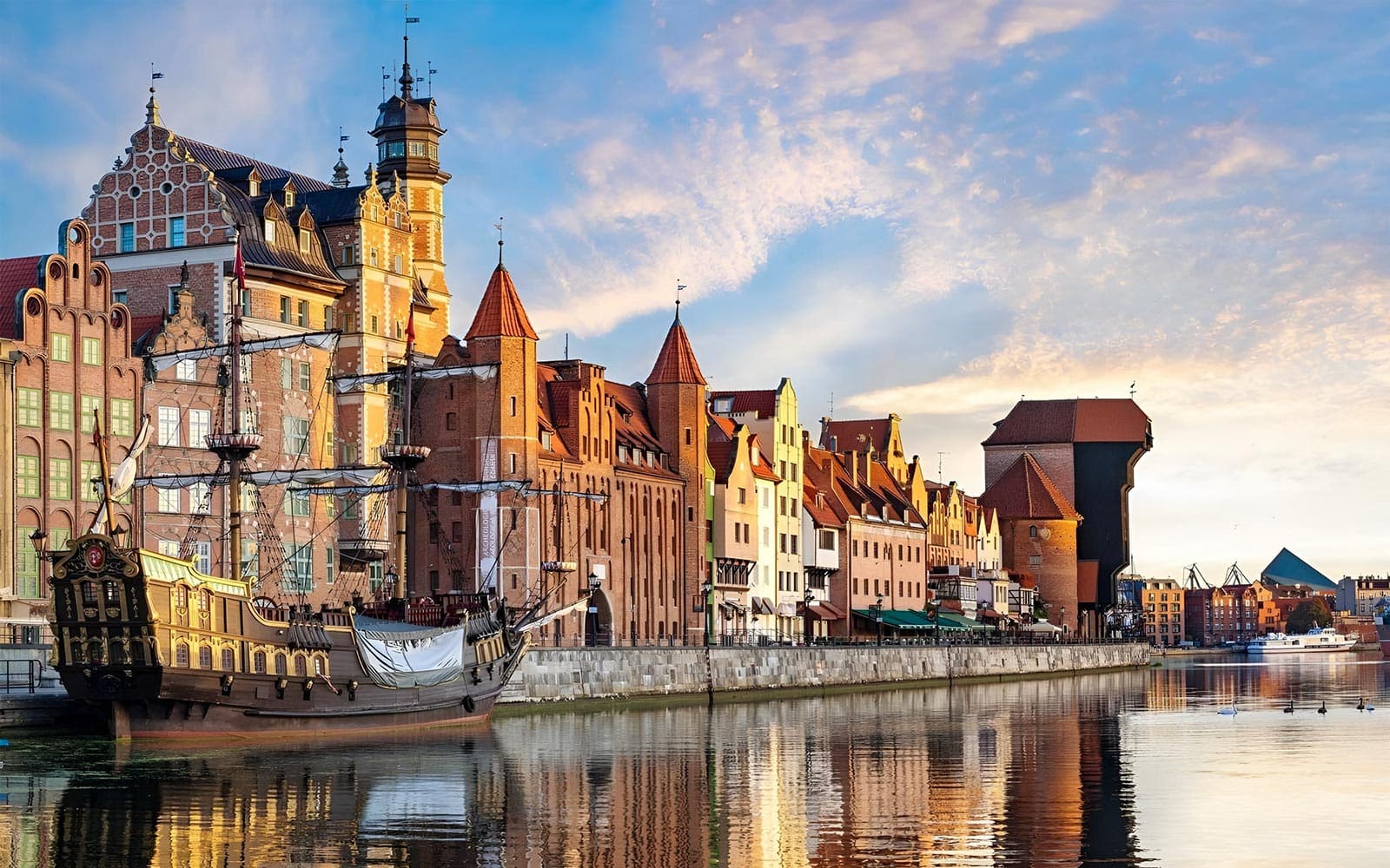 From Warsaw: Malbork Castle & Gdansk Guided Tour